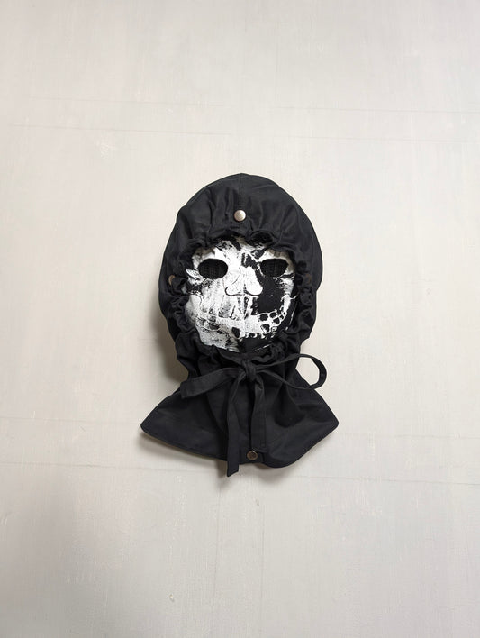 SOMBRE MASK