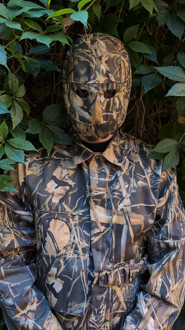 SCULPTED STEALTH MASK